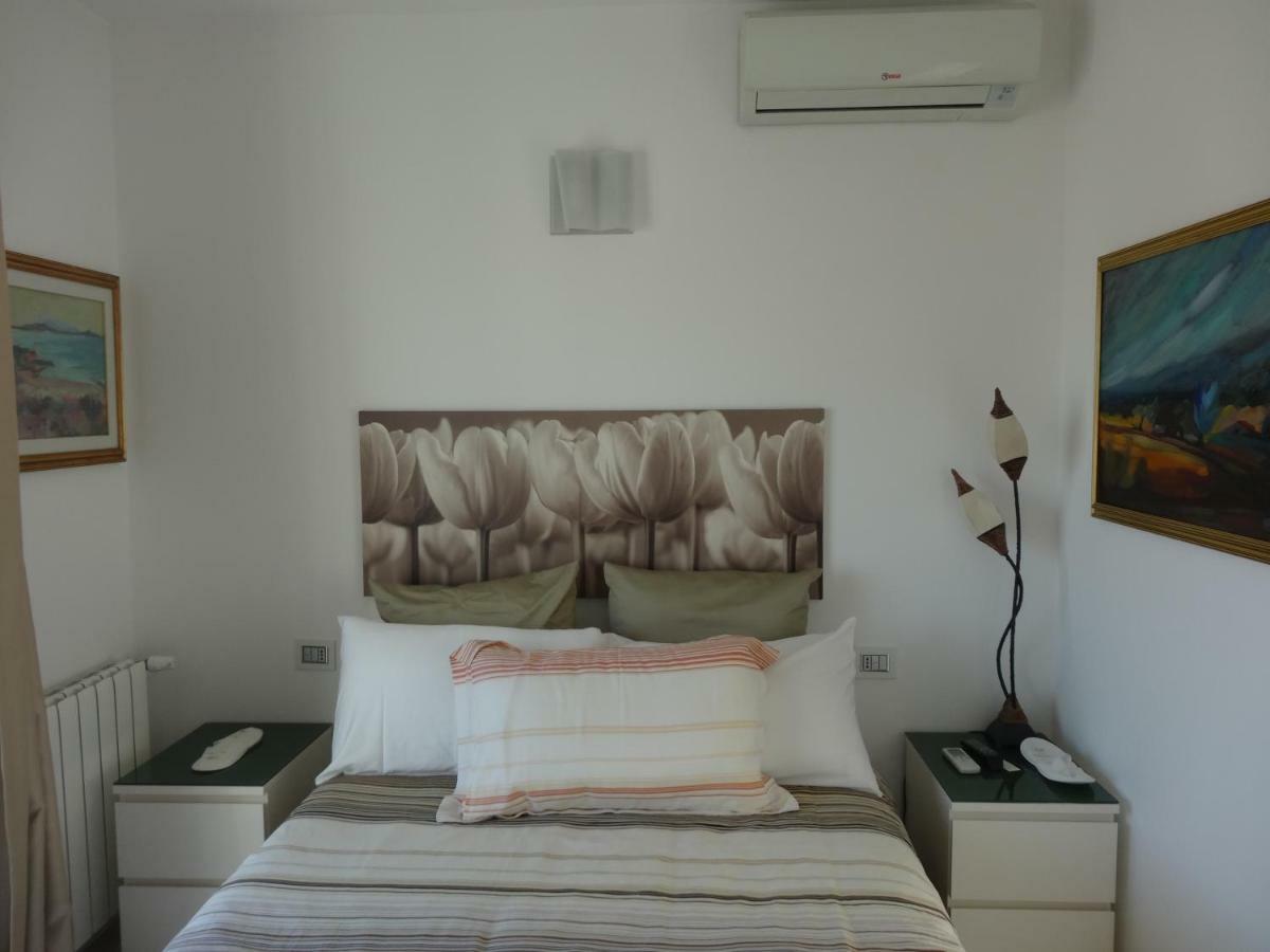 La Casa Di Gioconda Hotel Олбия Екстериор снимка