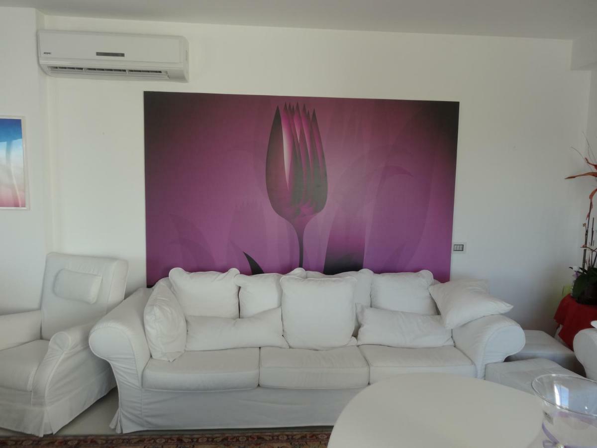 La Casa Di Gioconda Hotel Олбия Екстериор снимка